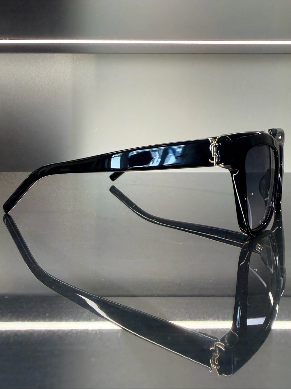 Saint Laurent SL M106 002 | Women's Sunglasses - Picture 3 of 3